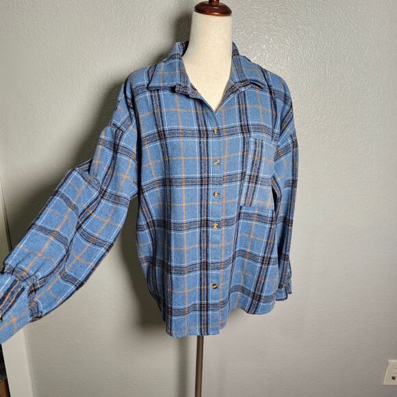 BKE Boyfriend Thick but Soft Boxy Fit Button Up Flannel Lg PTP 23 Length 26 - Picture 1 of 10